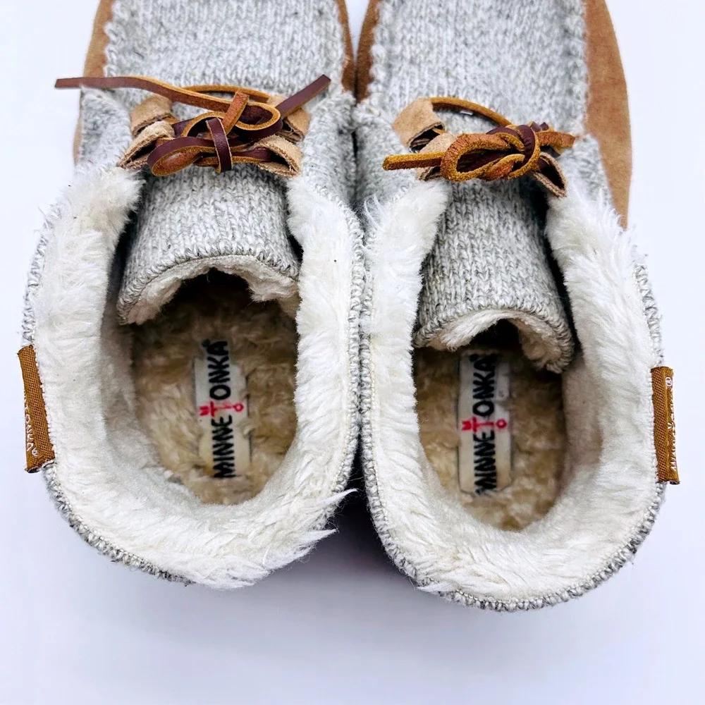 Minnetonka Womens Grey Knit Suede Faux Fur Lined Moccasin Ankle Boots Size 10M